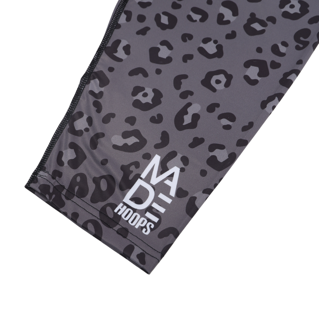 On Court Instincts Compression 1/2 Tights | Panther