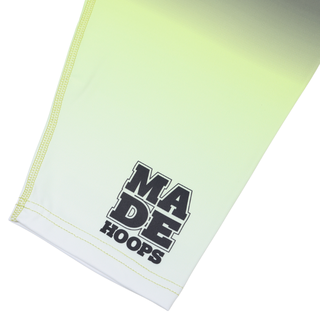 A Walking Bucket Compression 1/2 Tights